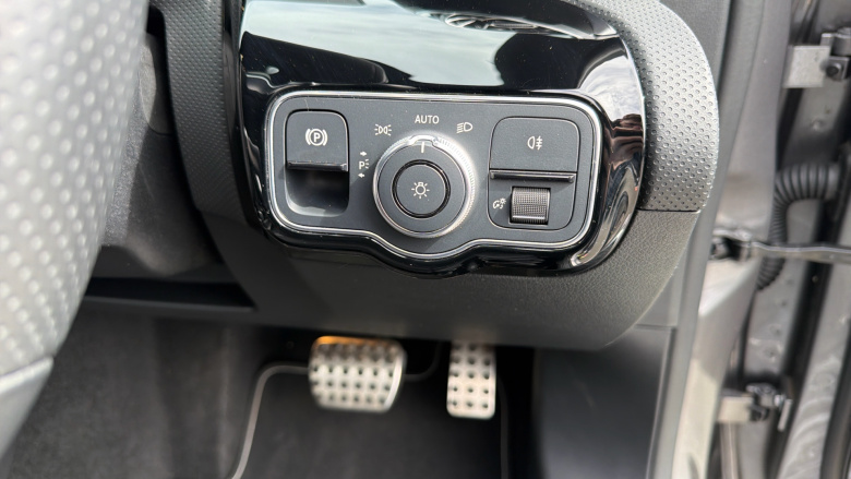 Mercedes-Benz A-Class A250e AMG Line Premium Plus Edition 4dr Auto Saloon